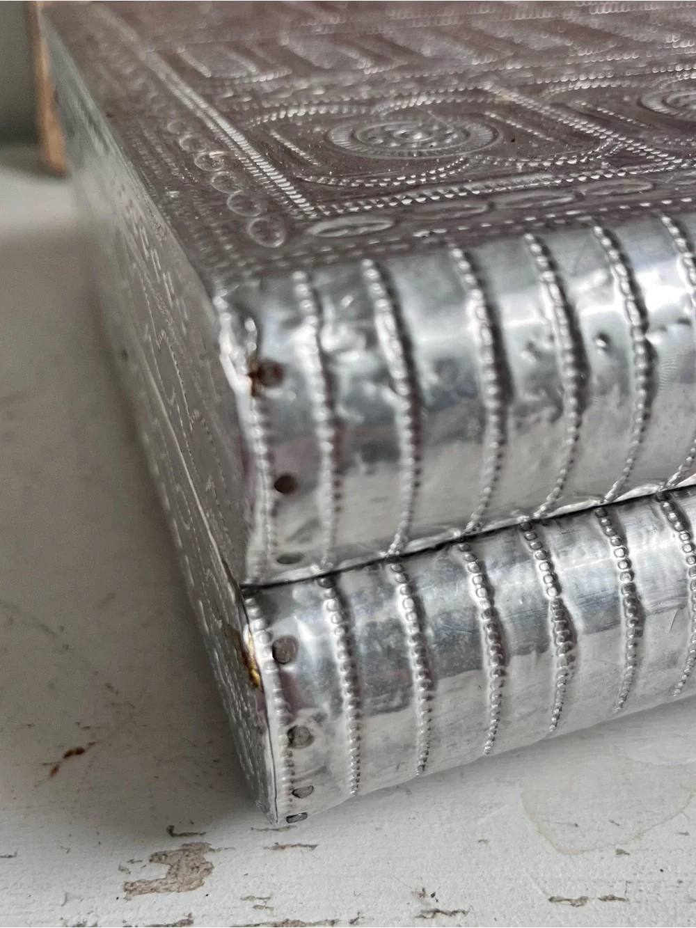 Vintage embossed Decorative Silver tone Jewelry Box vanity